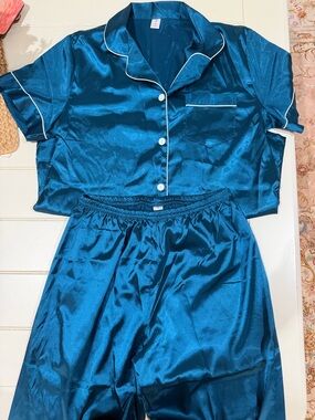 Satin Short-Sleeve Pajama Set in Teal Blue